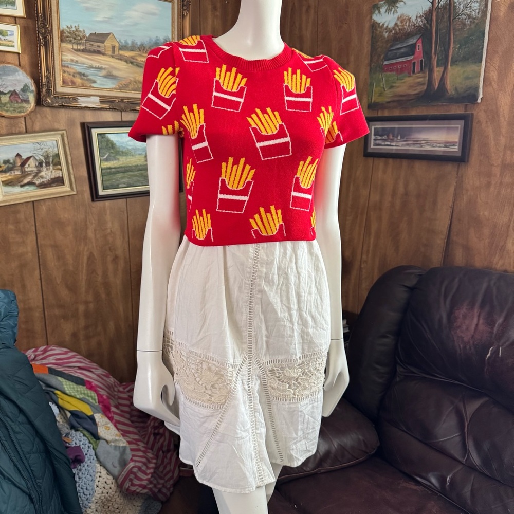 Debut French Fry Graphic Cropped Sweater Top